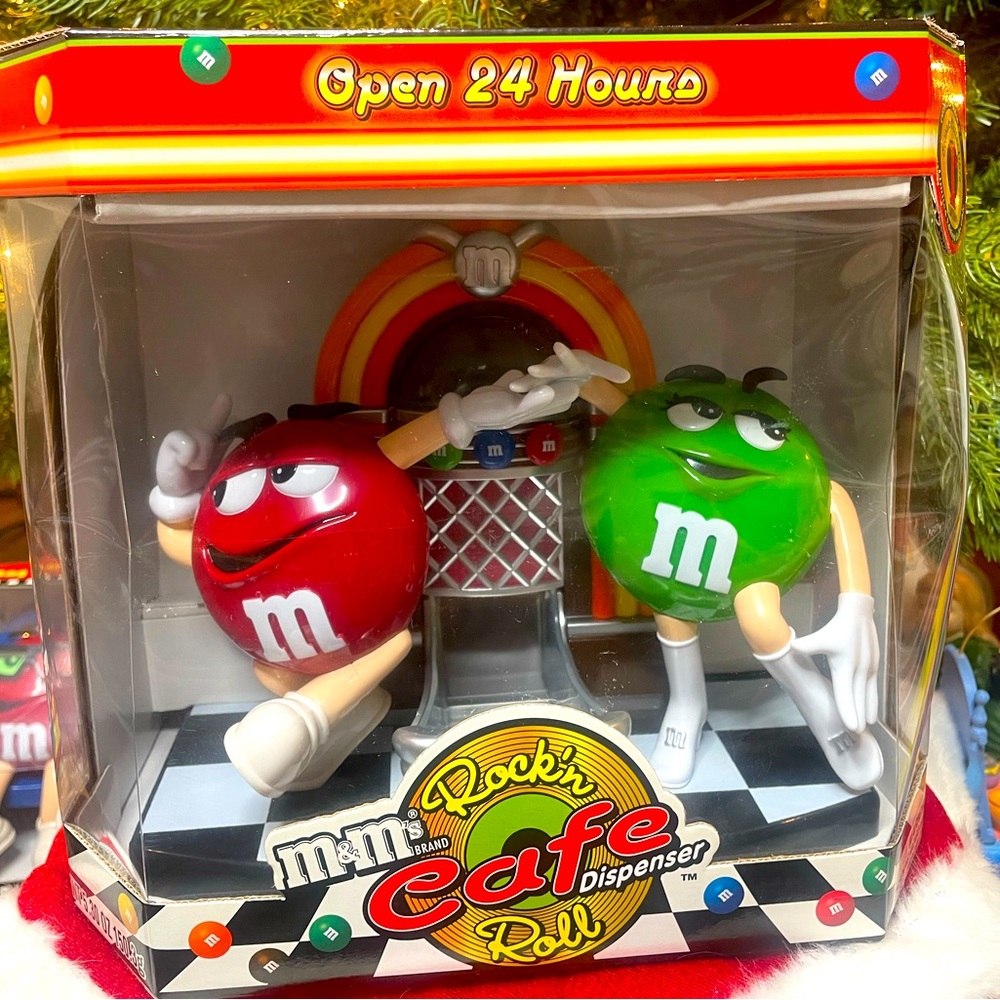 Vintage M&M Candy Dispenser – Late 90s/Early 2000s Collectible!